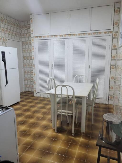 Casa Em Frente A Lagoa De - No Centro - 3 Quartos E 3 Banheiros Сasa de vacaciones