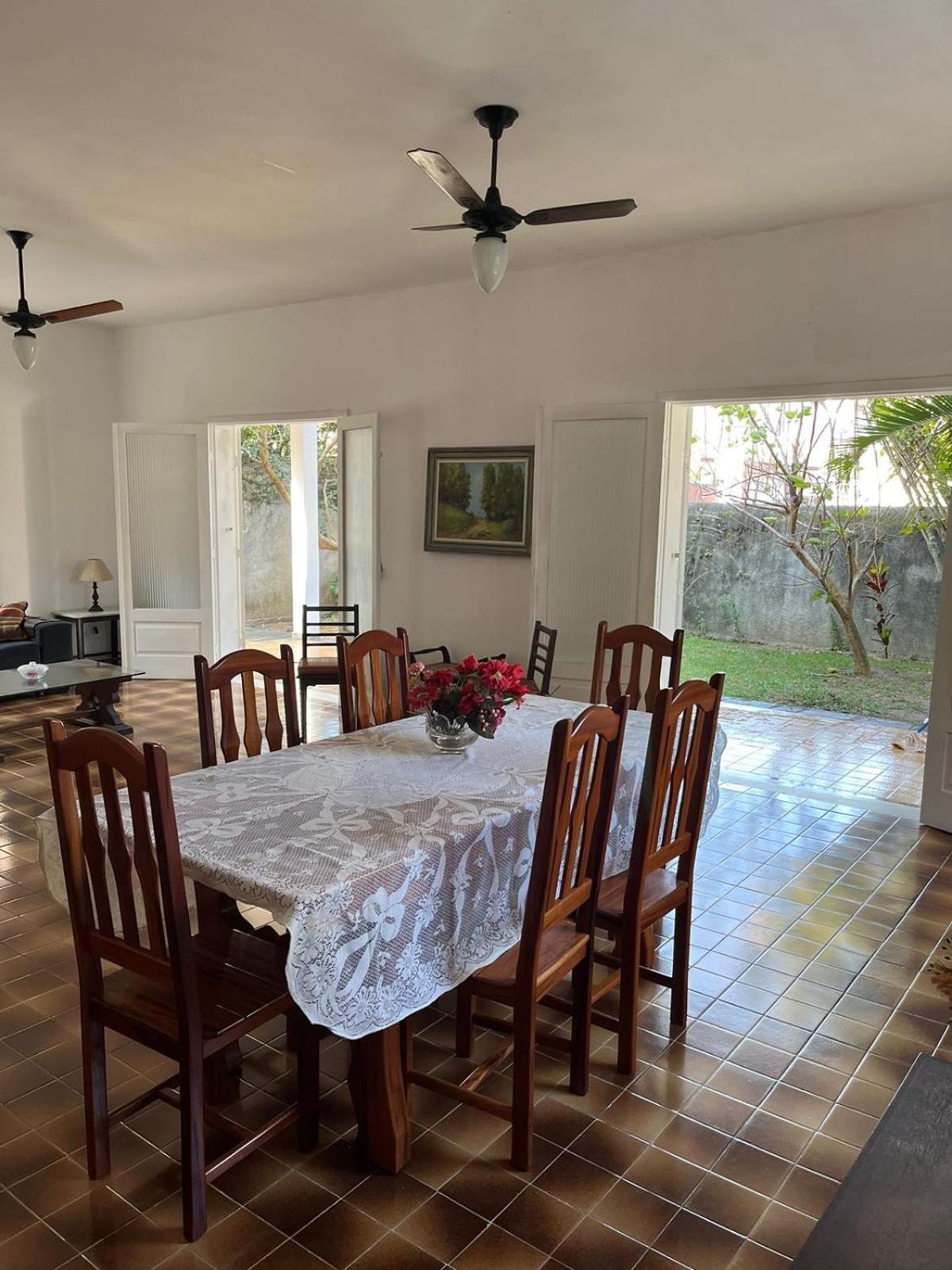 Casa Em Frente A Lagoa De - No Centro - 3 Quartos E 3 Banheiros Сasa de vacaciones Araruama