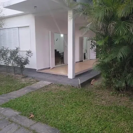 Casa Em Frente A Lagoa De Araruama - No Centro - 3 Quartos E 3 Banheiros Exterior photo