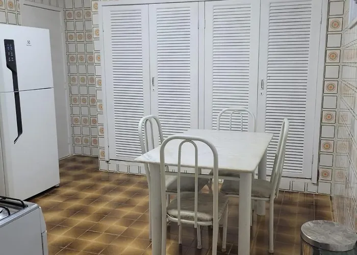 Casa Em Frente A Lagoa De Araruama - No Centro - 3 Quartos E 3 Banheiros