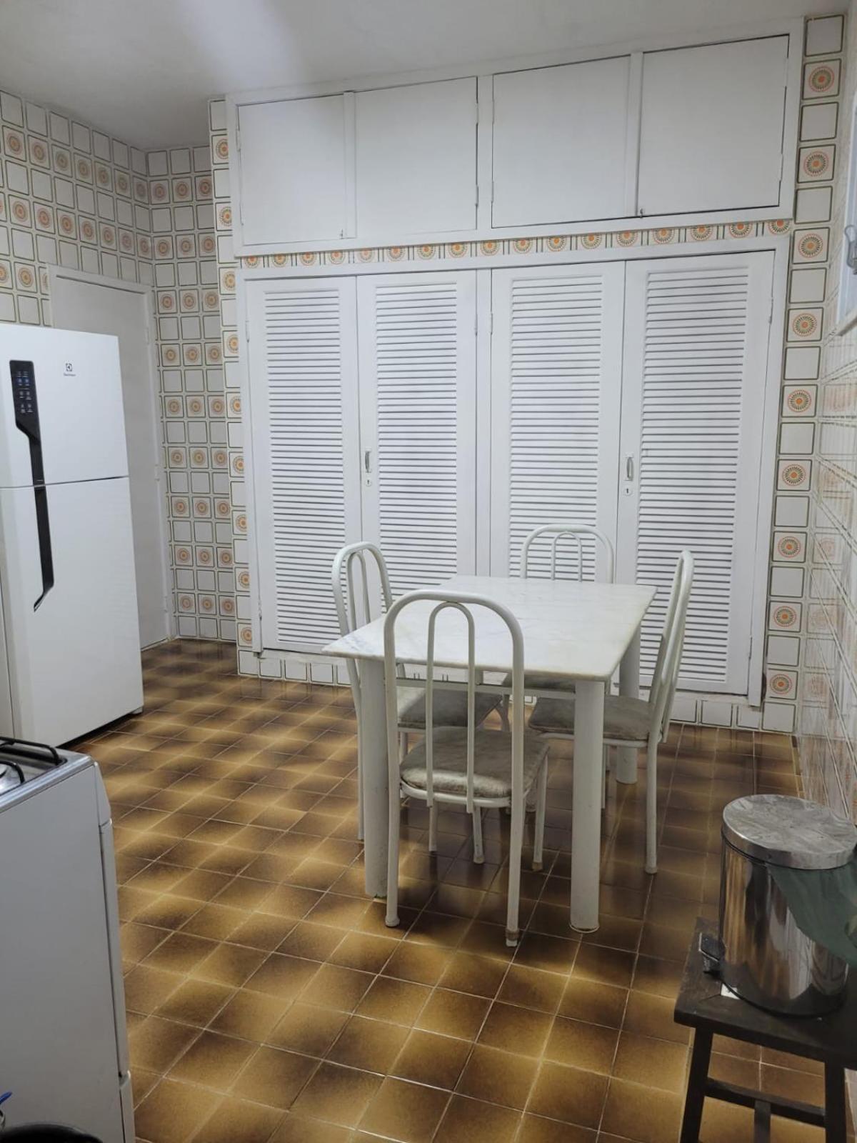 Casa Em Frente A Lagoa De - No Centro - 3 Quartos E 3 Banheiros